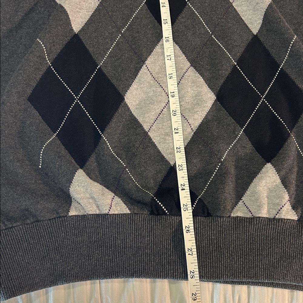 St. Andrew's Men's 1/4 Zip Argyle Sweater Vest - Gray and Black Size Large - Picture 8 of 9